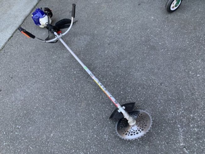 草刈機 EGT260 写真２